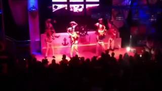 O CLA PERFORMANCE - ON BOARD - GOLD STREET BAR -HIP TIAGO HOP