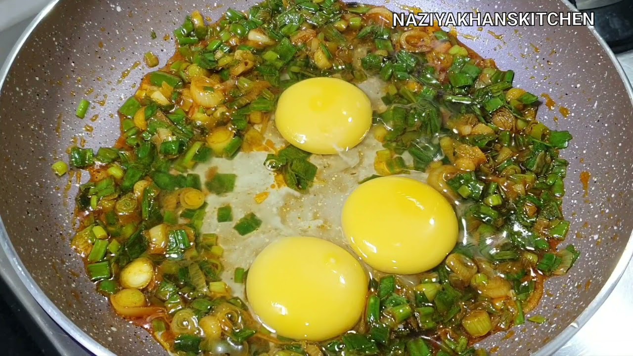 Hari Pyaz Anda Bhurji l Healthy breakfast recipe
