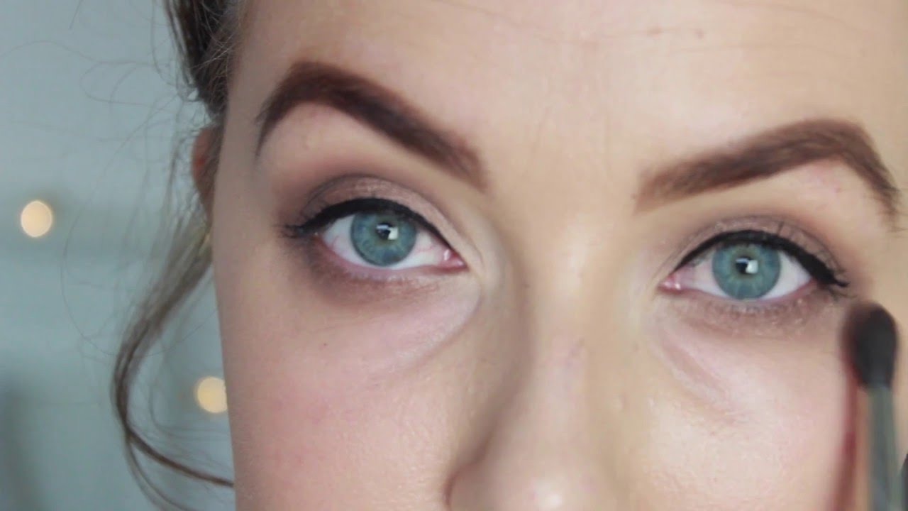 How to apply the perfect eyeshadow