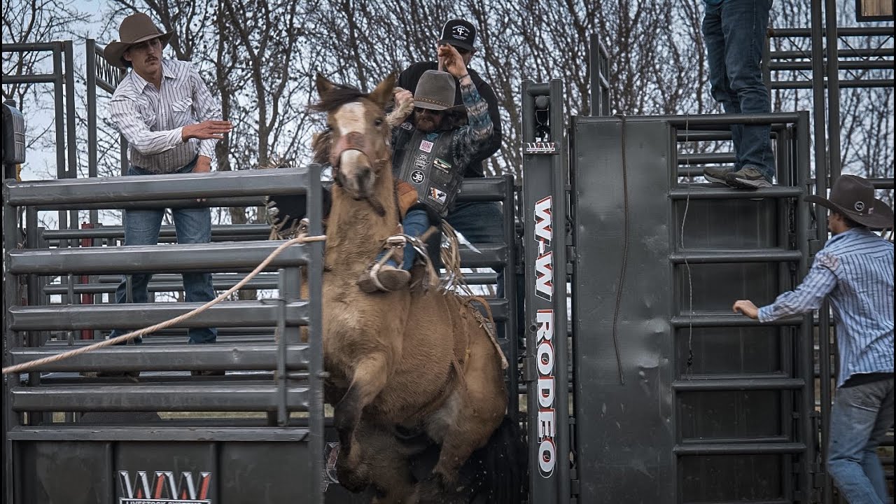 Lift, Run, Buck - Rodeo Time 326 - YouTube