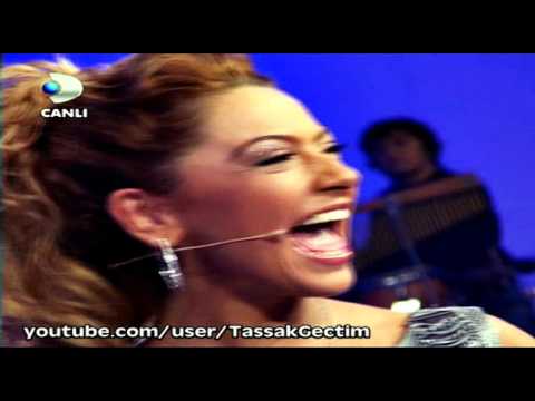 Hadise frikik - KuKu'su Meydana çıktı !