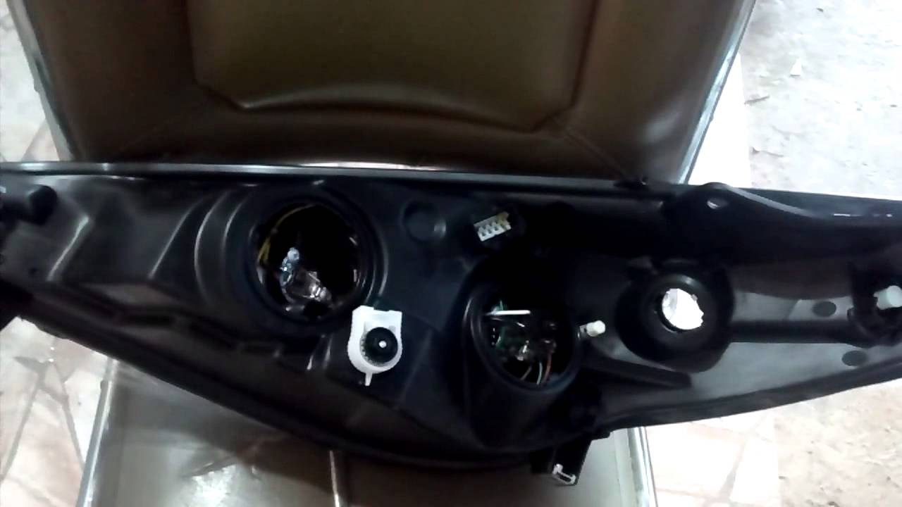 Troca dos Faróis do Peugeot 207 Instalado Farol Máscara Negra