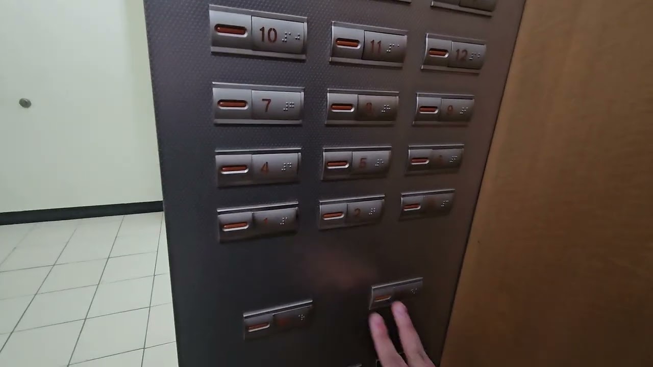 (외부인 탑사불가장소) 서울특별시 강남구 삼성동 아이파크타워 비상용 현대엘리베이터 탑사기 