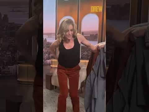 Julie Bowen Has a Message for Harry Styles | The Drew Barrymore Show | #Shorts