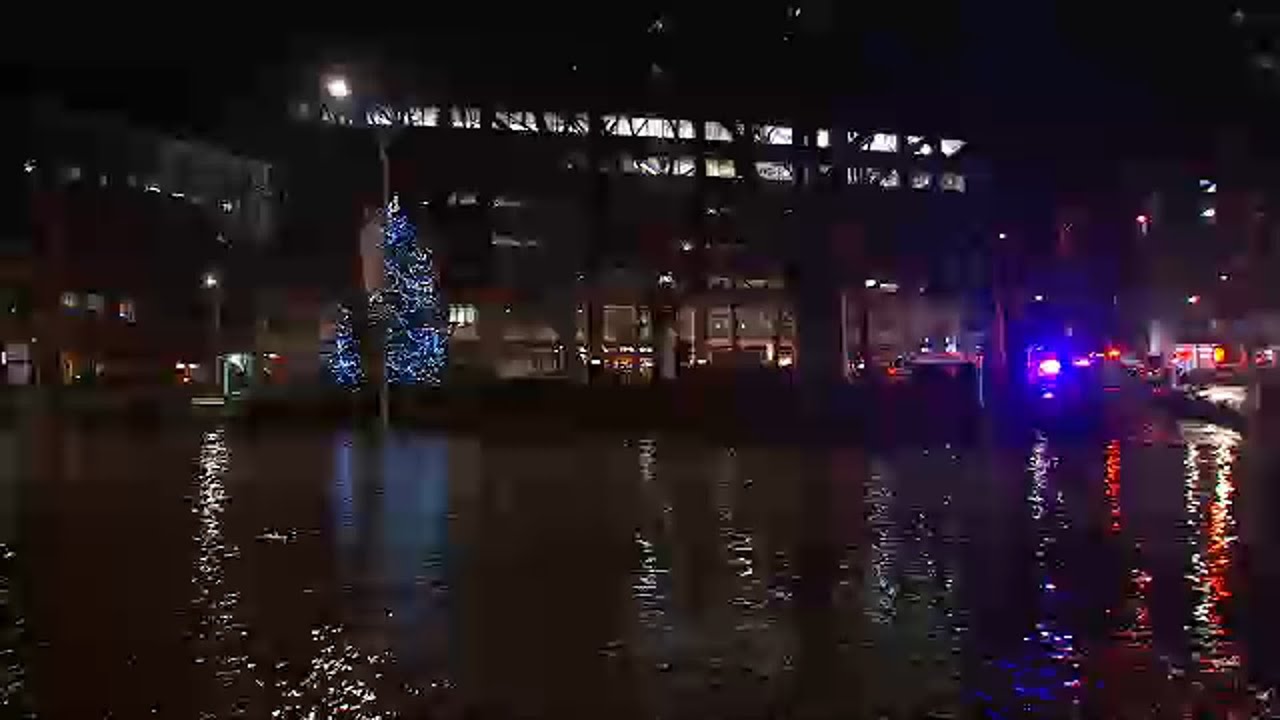 Massive water main break on the Upper West Side - YouTube