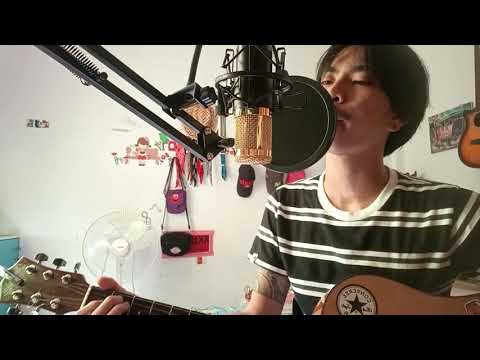 บนพระจันทร์(Cover)