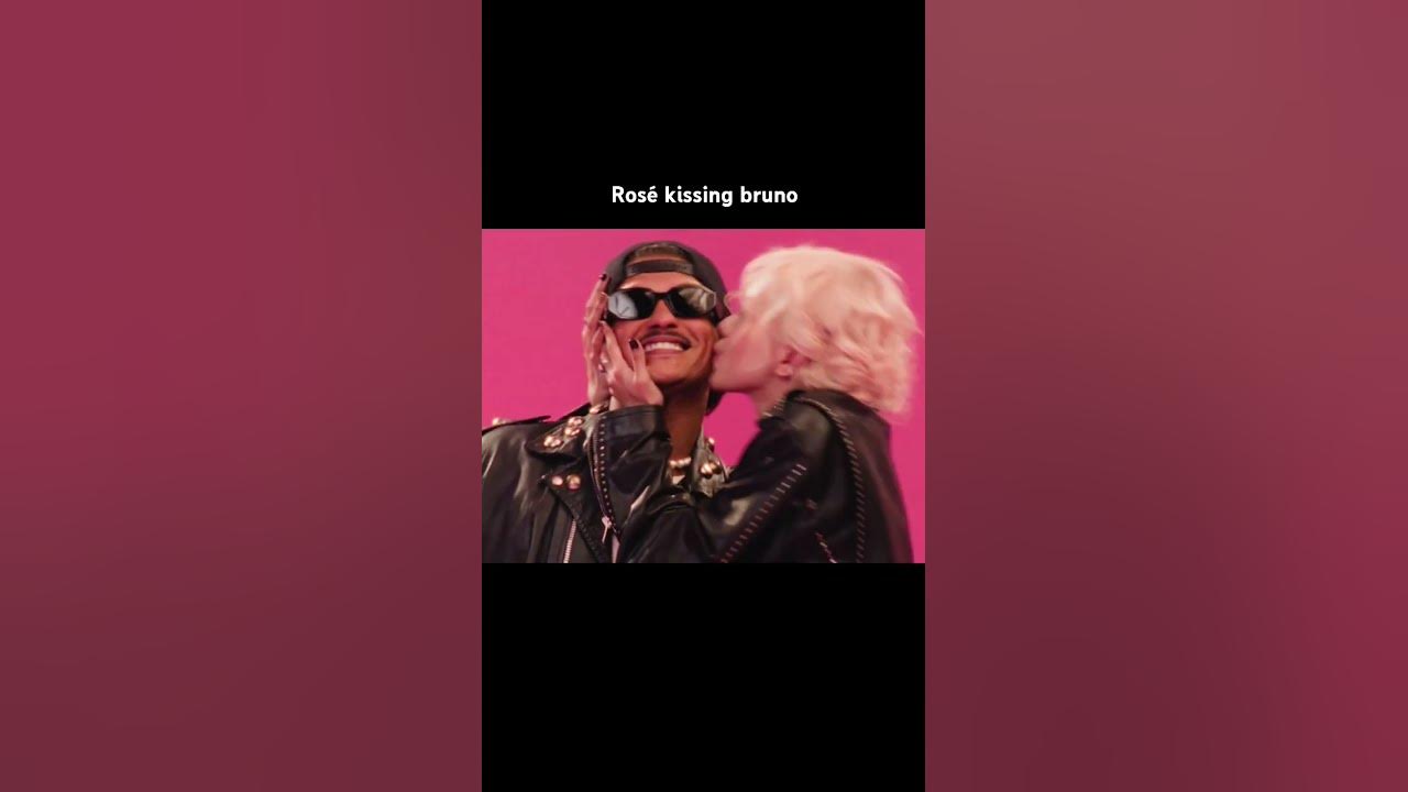 Rosé kissing Bruno in APT 💕#shorts #kpop #blackpink #yg #rosé