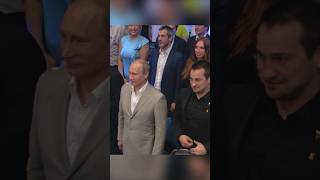 Even Putin stood up! The legendary performance of American fighter to the anthem of the USSR!