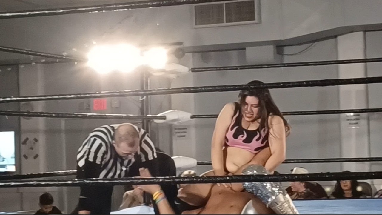 Nikki Fuego Vs Sabino Blaze (ACW Womens Championship) en Texas Wrestling Entertainment.