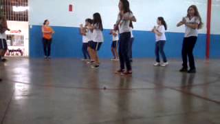 5 Ano Dancando Waka Waka