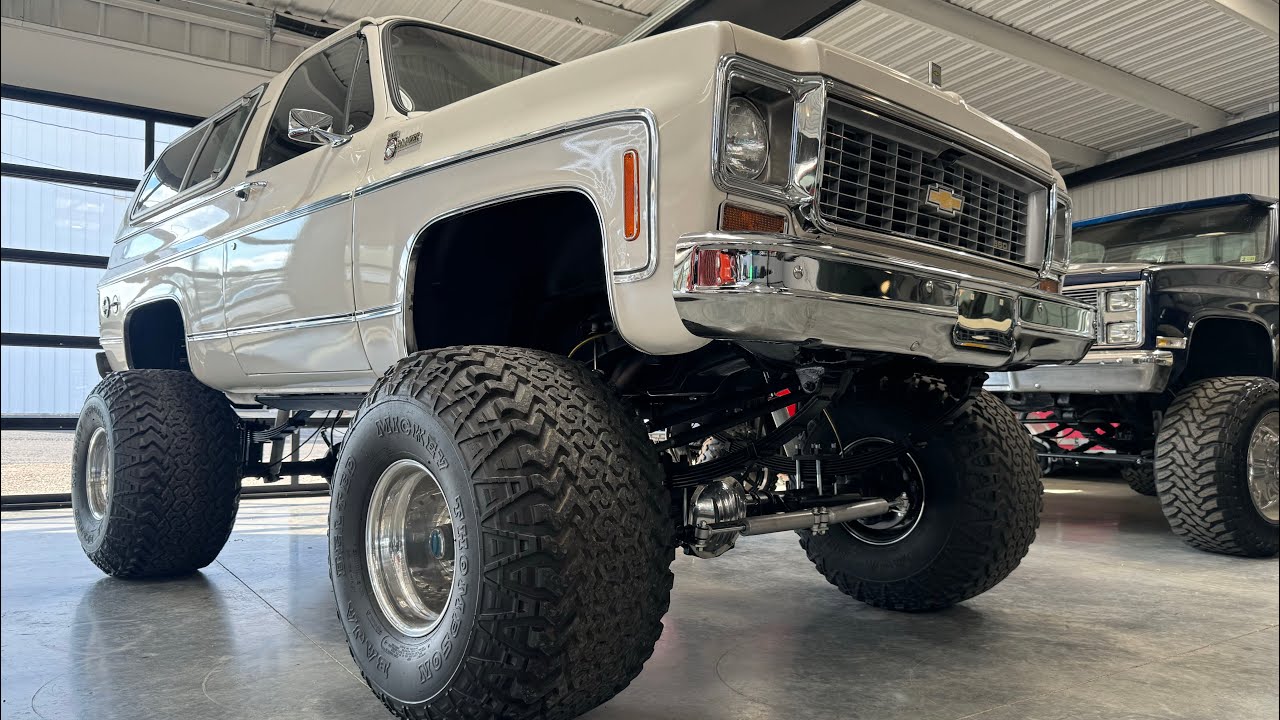 1975 classic K5 squarebody blazer power step and lots of other upgrades ...
