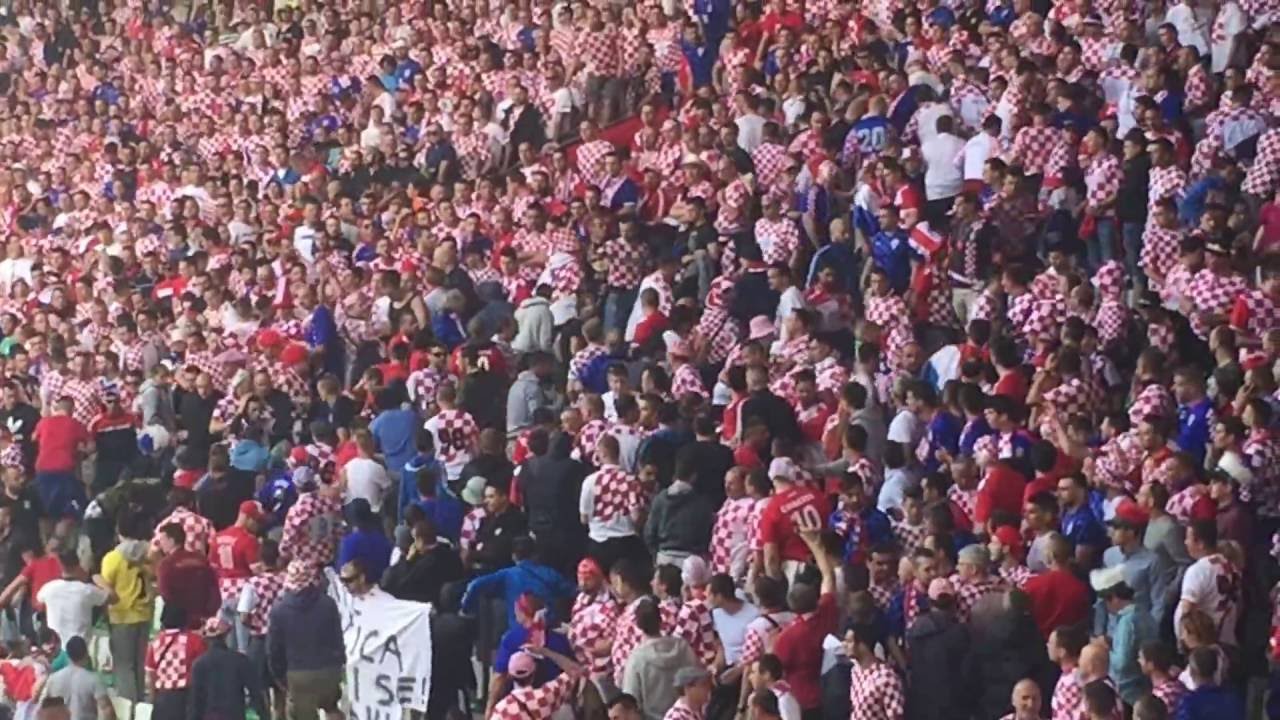 HRVATSKA-CESKA HOOLIGANI U AKCIJI 17.06.2016,SAINT ETIENNE