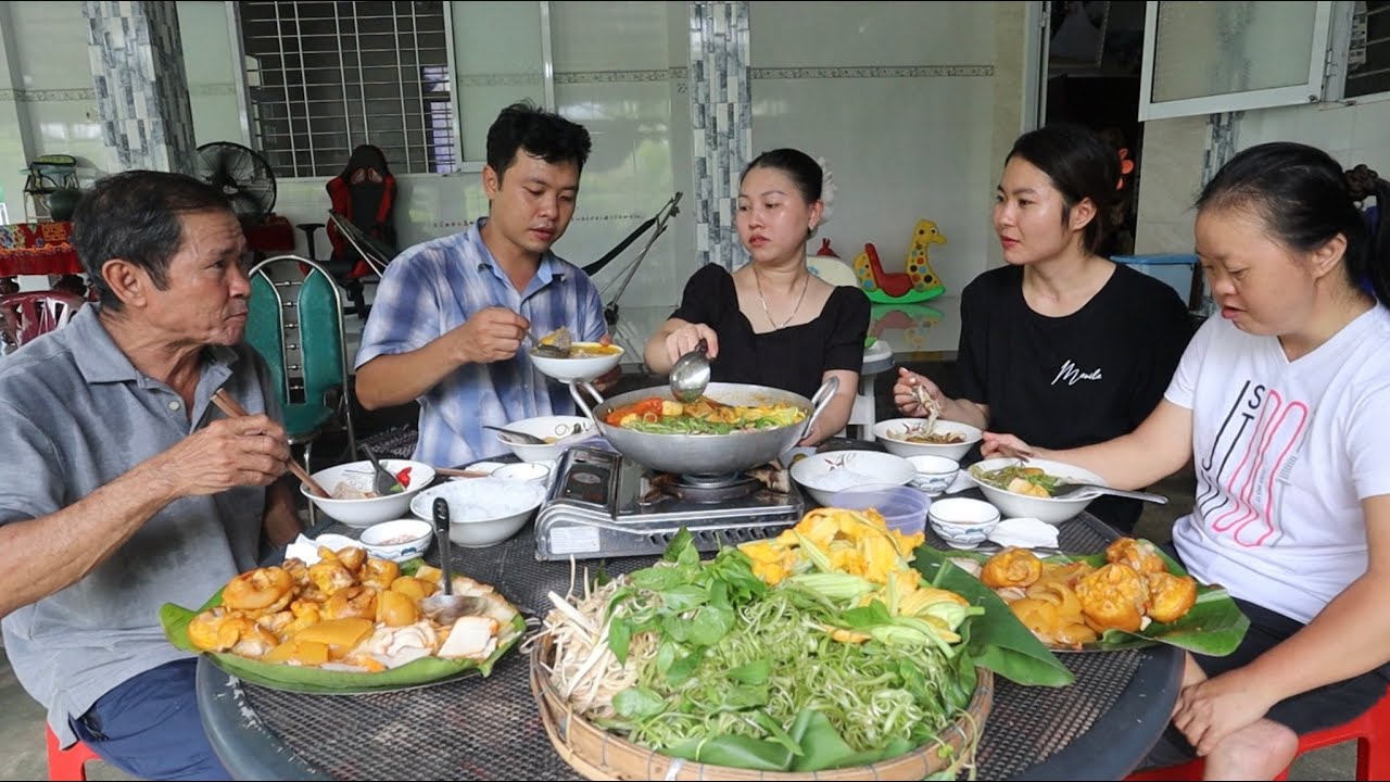 V474. Nấu nồi Lẩu Bún Riêu Cua Đồng nhúng đủ loại rau thêm bông bí nữa ngon hết sẩy