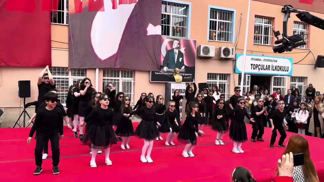 3/E Sınıfı Toca Toca Dans Gösterisi - 23 Nisan 2025