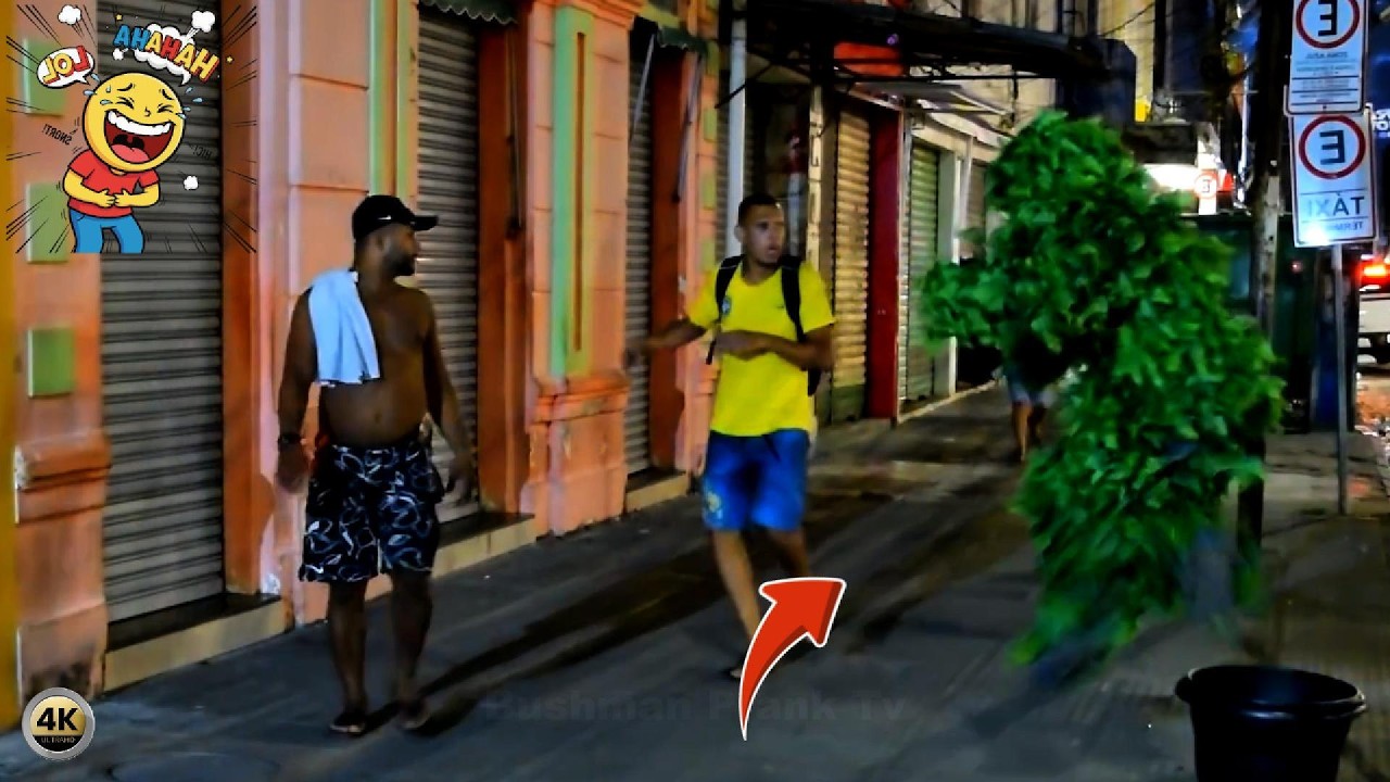 Funniest Moment Ever 🤣 | Crowd Goes Wild After Bushman Scare