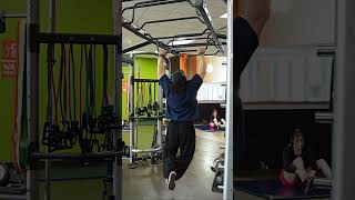 Sam Sulek doing pull ups