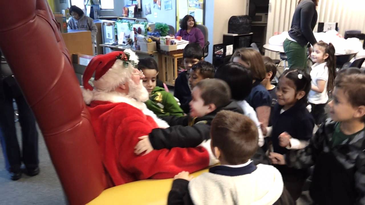 Campbell Kiwanis takes Santa Claus to Rosemary Elementary School III 12
