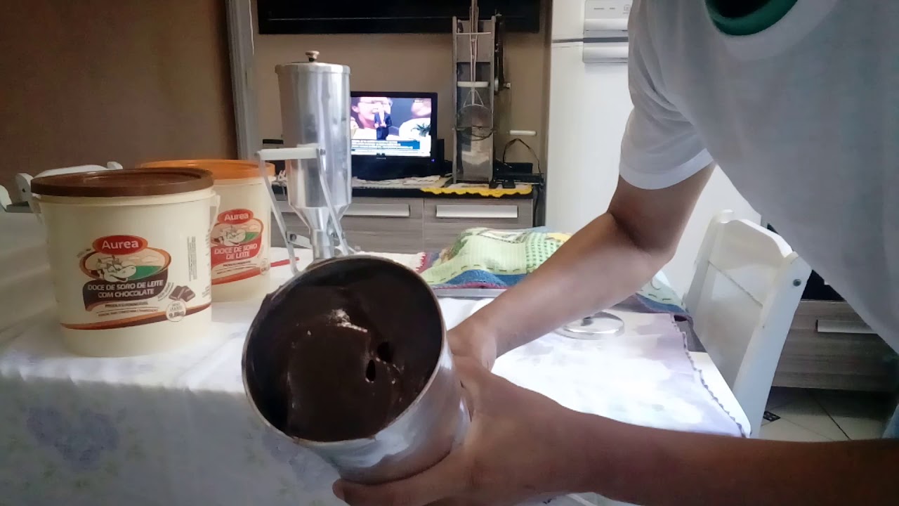 Doceira ou recheadeira de  churros ....como tira o ar de dentro..