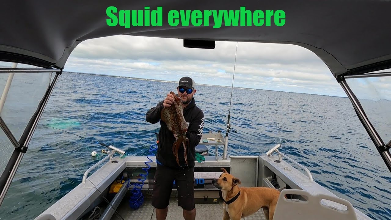 How to catch Squid... - YouTube