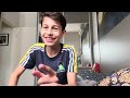 Jogando futebol dentro do meu quarto kkk