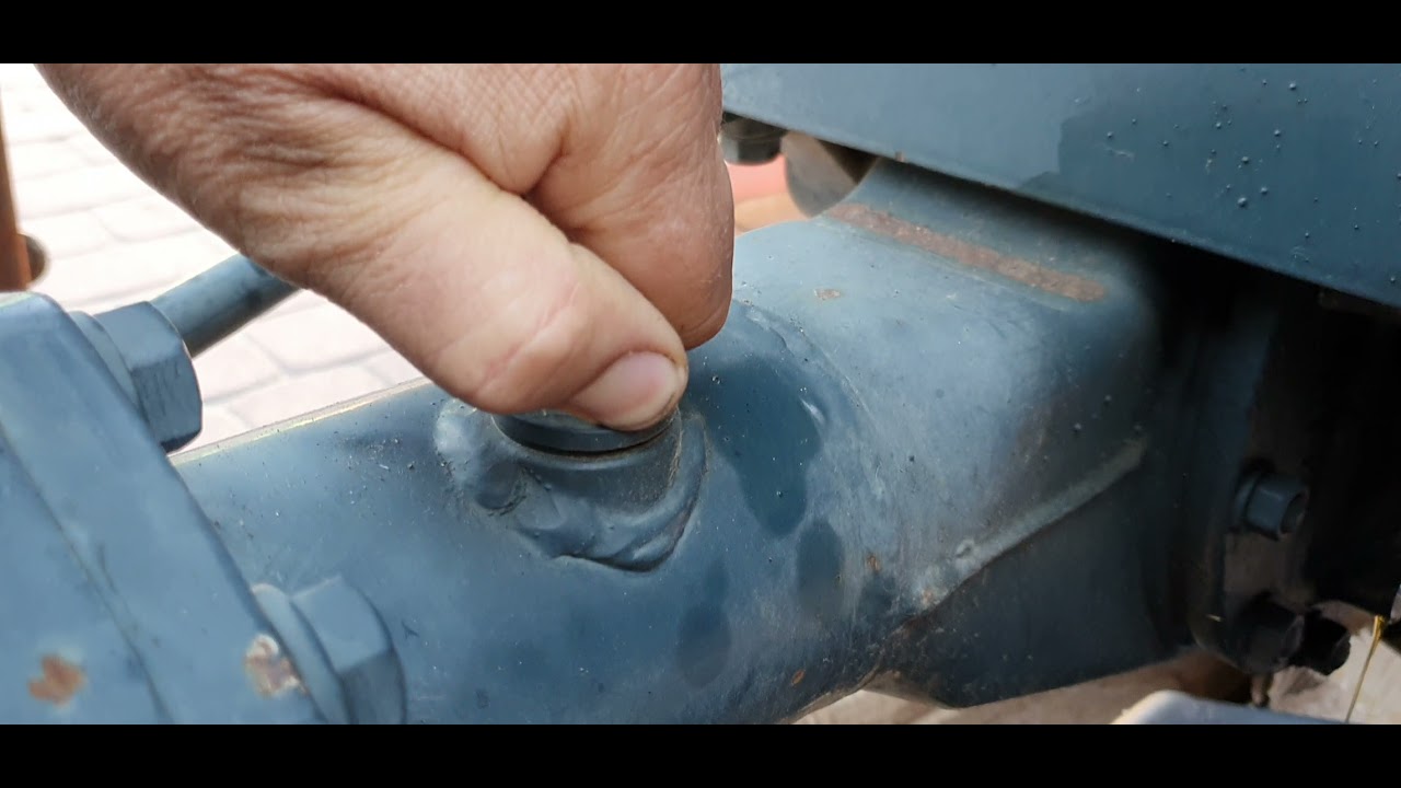 Wymiana oleju w przednim moście traktorek Kubota ZL1-185