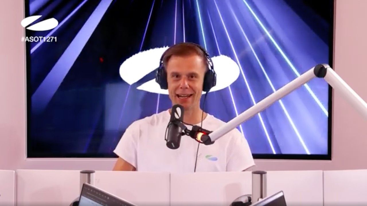 Mirage – Remember The Future | World Premiere by Armin van Buuren on A State of Trance 1271 auf YouTube ansehen Mirage – Remember The Future | World Premiere by Armin van Buuren on A State of Trance 1271 auf YouTube ansehen