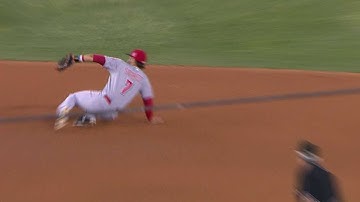 CIN@LAD: Suarez makes great stop, starts double play