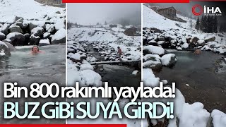 Kara Aldırış Etmeden Elevit Yaylasında Buz Gibi Suda Yüzdü