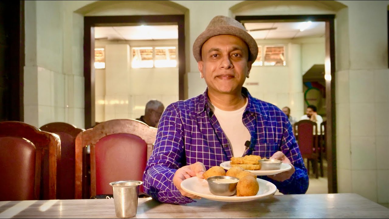 Woodlands Hotel Mangalore Famous Goli Baje, Must-Try Kashi Halwa, Banana Podi! Mangalore Food Tour