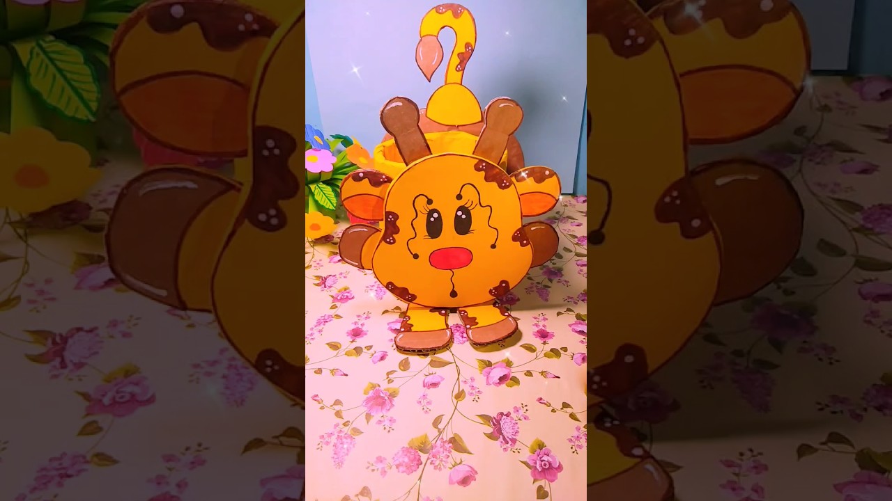 Giraffe turned😯 pen stand😱//using card board