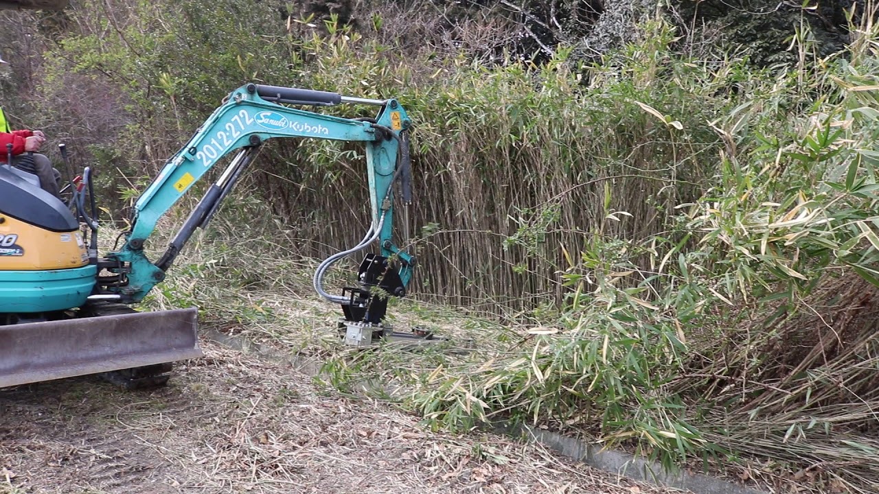 油圧ショベル装着草刈剪定機CB600-2型