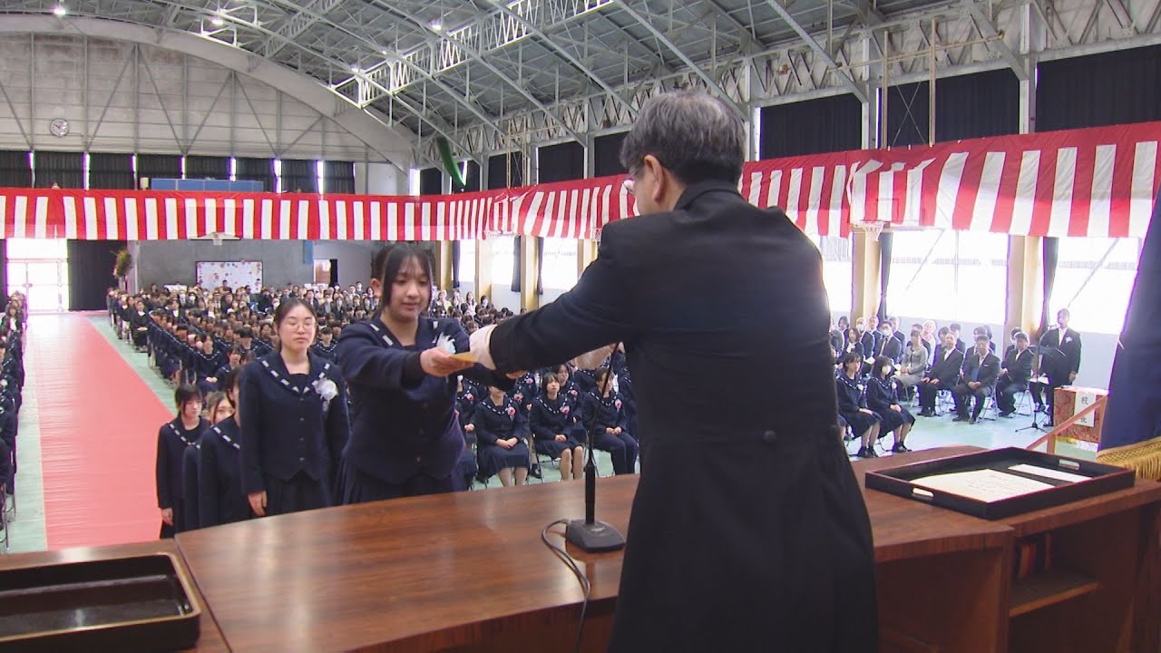 「長崎女子高校」として最後の卒業式 新年度から29年ぶりに学校名変更