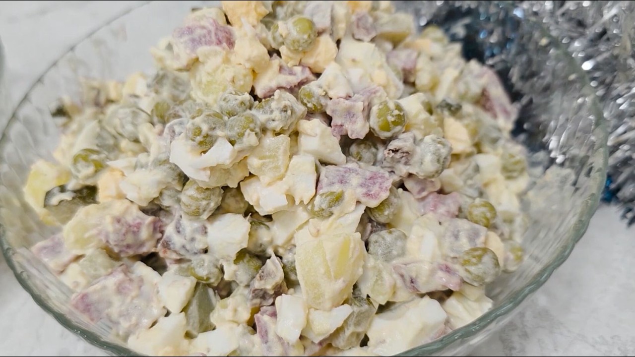 Салат Оливье с каперсами и классический.🤗