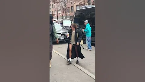 Justin Bieber being abusive and angry on paparazzi #justinbieber #haileybieber