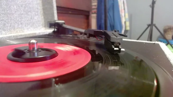 Spinning Queen's 'Another One Bites the Dust' 1980 45 RPM Single