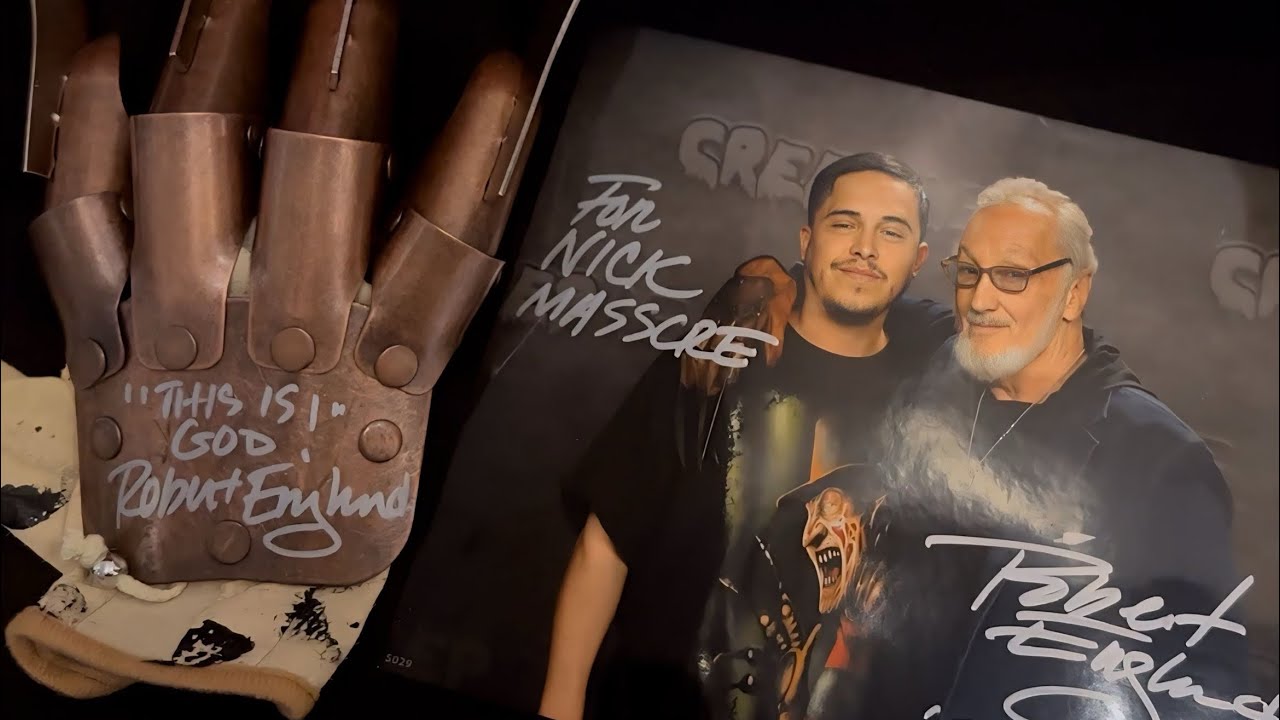 FINALLY meeting Robert Englund at a SOLD OUT CreepIE at horror convention and getting an autograph 