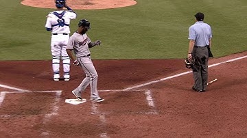 MIN@KC: Mauer singles in Santana to tie the game