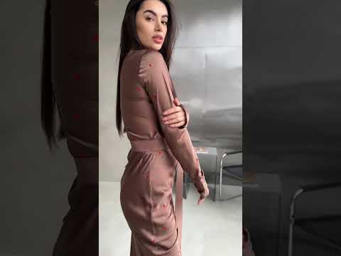 Платье женское шелковое с поясом длинное (миди). Платье с длинным рукавом и разрезом для пальчика, и принтом, видео 2