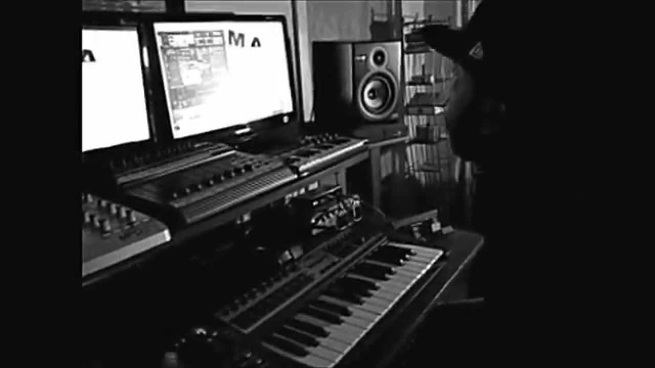 itsKOTIC Working On A Beat ( @itsKOTIC )