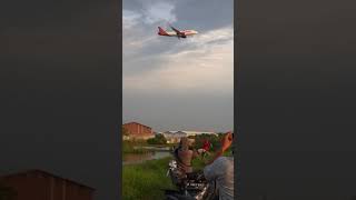 Pesawat Airbus A320 Batik Air Landing di Bandara Soekarno Hatta Jakarta #Shorts