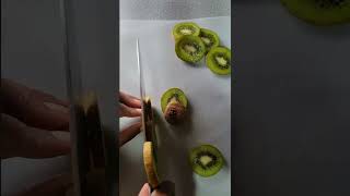 Sharp Knife vs Kiwi 🥝 | SOTA™ EDGE Test