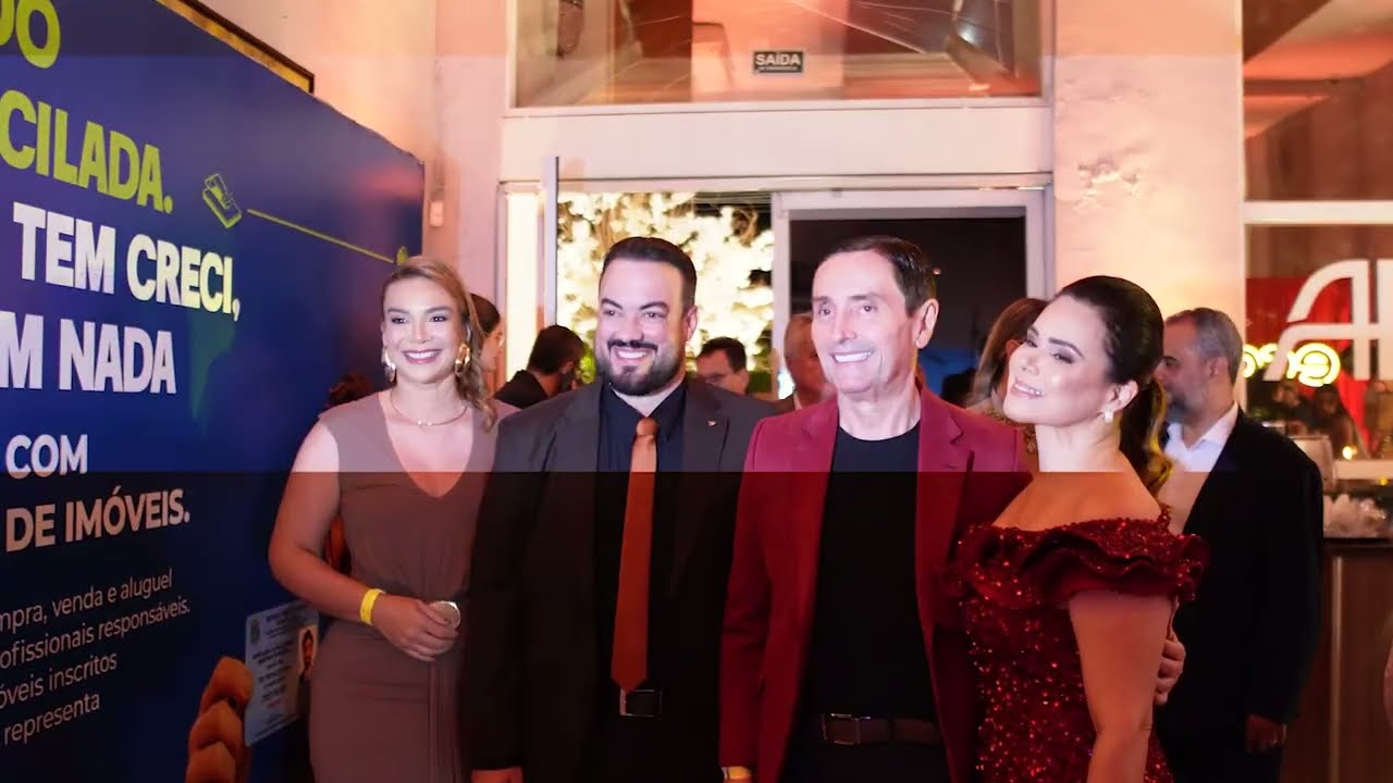 O Celebra Corretor 2026 foi, sem dúvida, uma noite para ficar na memória! Reunimos cerca de 1.000 profissionais para celebrar os 64 anos de regulamentação da profissão de corretor de imóveis em uma festa inesquecível na Maison Blu’nelle.

Foi um momento único de integração, valorização e reconhecimento da nossa categoria, que é o coração do mercado imobiliário paraibano. 

Entre shows marcantes, grandes parcerias e o sorteio de 2 BYD Mini Dolphin 0 km, reafirmamos que, quando a categoria se une, nossa força cresce.

Destaques desta edição:

Shows inesquecíveis: Eliane – A Rainha do Forró, Ramon Schneider e DJ Raphael Almeida animaram a noite.

Presenças ilustres: Contamos com a participação de Rômulo Soares (Presidente do CRECI-PB), João Teodoro (Presidente do COFECI), além de diretores, conselheiros e parceiros do setor.

Valorização: O evento destacou a importância do corretor de imóveis na intermediação de negócios e na realização do sonho de milhares de famílias.

Nosso agradecimento especial à JC Eventos, empresa realizadora do evento e aos patrocinadores que acreditaram e investiram na força do nosso mercado:

🔹 ADR Empreendimentos
🔹 Eco Construtora
🔹 Conserpa & Enger
🔹 Grupo Delta
🔹 Grupo Holanda
🔹 Nordeste Incorporações

Juntos, somos muito mais fortes!

Obrigado a cada corretor e corretora que fez do Celebra Corretor 2026 um marco para a nossa história!

🔔 Gostou do vídeo? Não esqueça de deixar o seu like, comentar aqui embaixo como foi a sua experiência na festa e se inscrever no canal do CRECI-PB para acompanhar todas as novidades da categoria.


#CelebraCorretor2026 #CRECIPB #CorretorDeImoveis #MercadoImobiliario #Paraiba #COFECI #CorretorValorizado