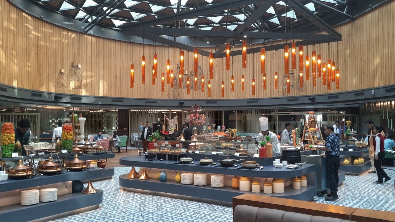 Sultan Raddison Blue A walk at Radisson Blu ( Sultan Restaurant), Kaushambi, Ghaziabad - YouTube