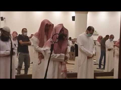 أول صلاة للشيخ محمد اللحيدان بعد عودة إقامة الصلوات في المساجد فجر الأحد 1441 10 08هـ