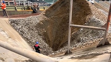 Barge unloading 3500 tons of pebbles - Smooth flow, Relaxing video