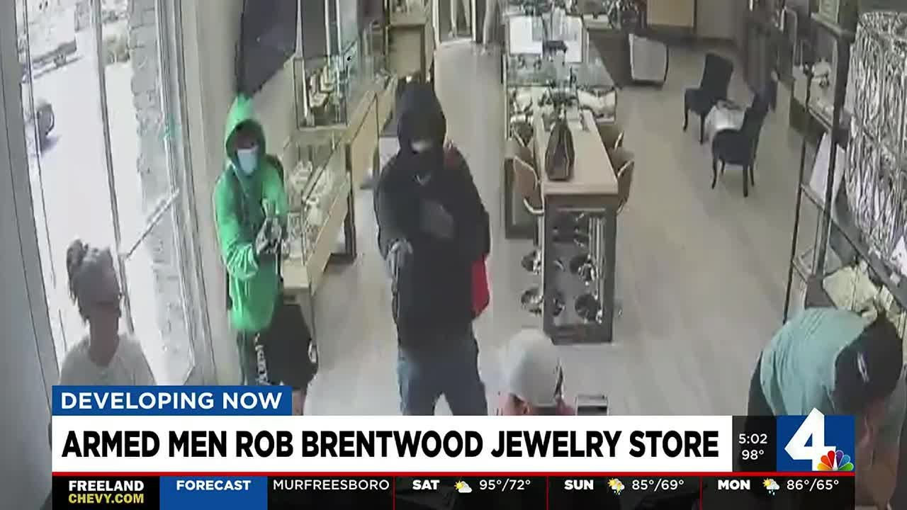 Armed men rob Brentwood jewelry store - YouTube
