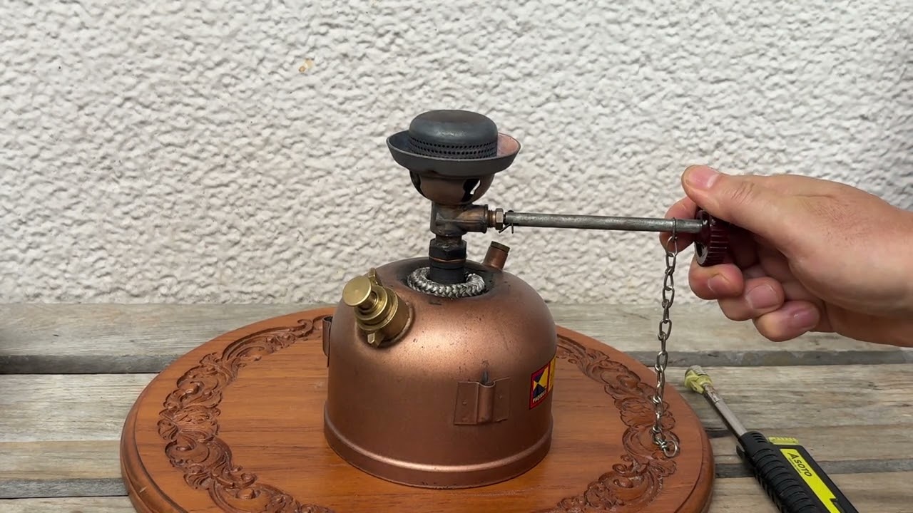 ホエーブス625旧型の燃焼確認 Phoebus Stove - YouTube