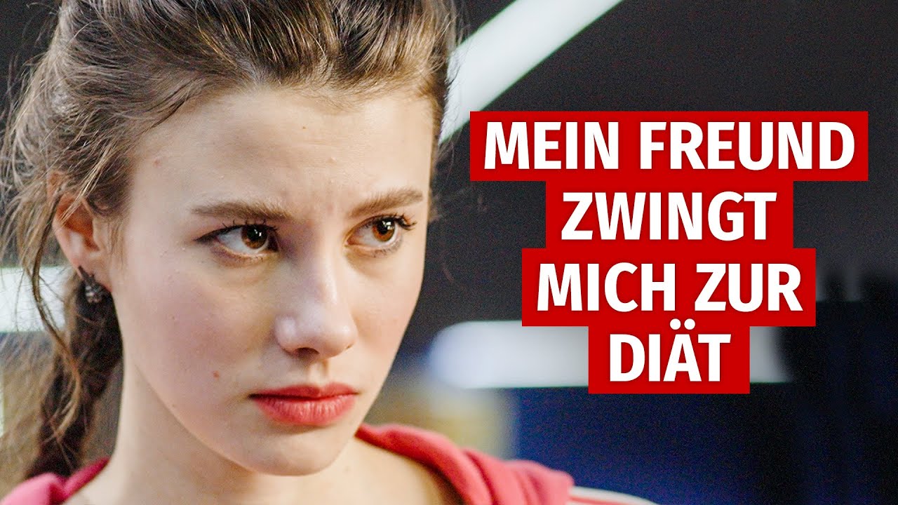 SEXISTISCHER CHEF ZWINGT SIE MAKE-UP UND KURZE RÖCKE ZU TRAGEN | @DramatizeMeDeutsch