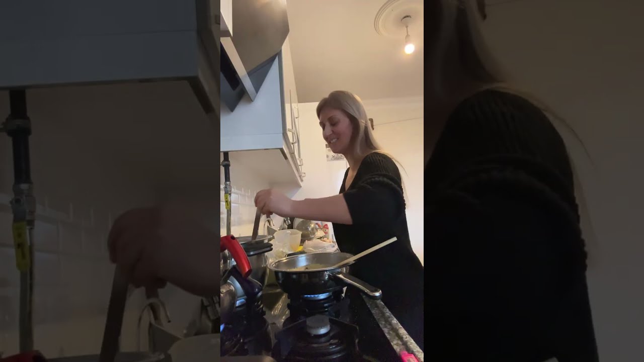 Annemle iftar  hazırlığı ve yemek yeme