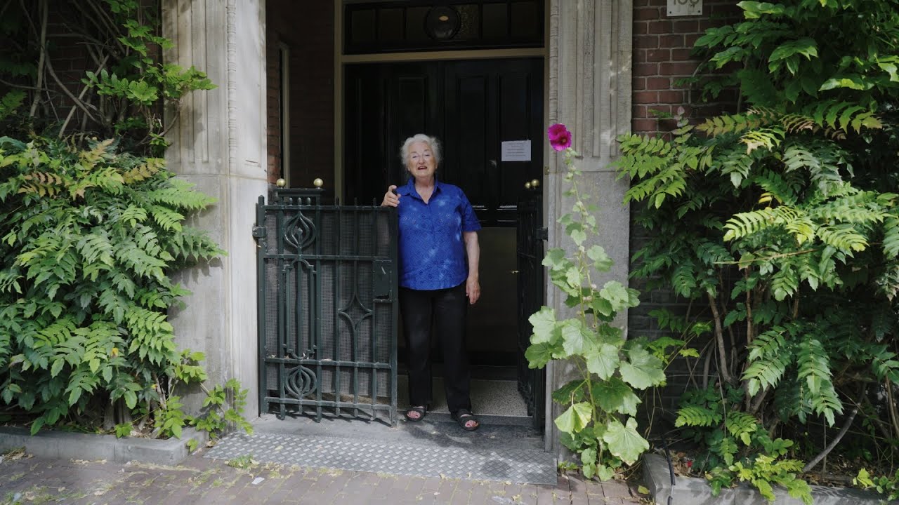 Noortje (85) woont in een hofje aan de Rozengracht  | FANCLUB CENTRUM
